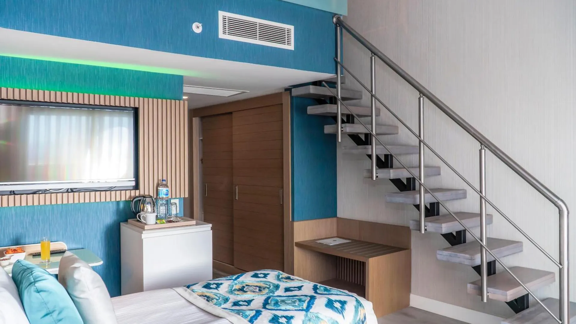 *****  Royal Wings Hotel Antalya Turecko