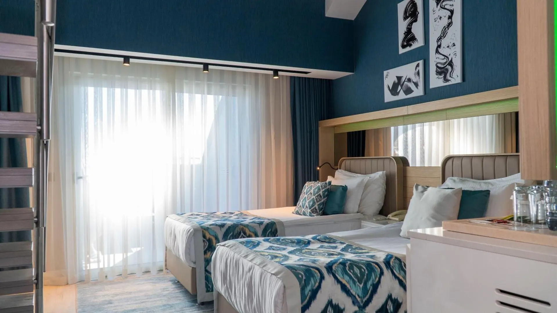 *****  Royal Wings Hotel Antalya Turecko