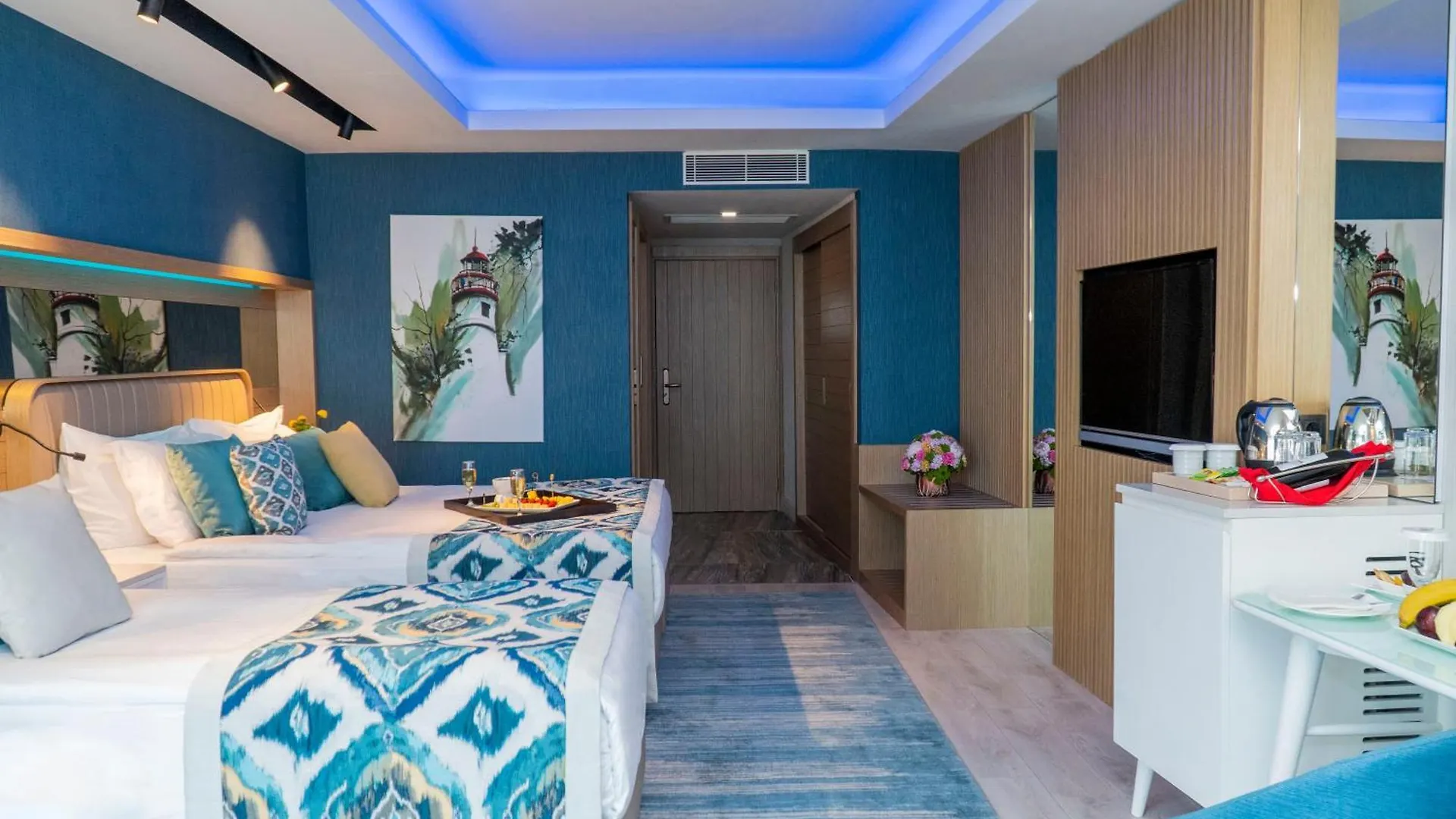 Royal Wings Hotel Antalya 5*,